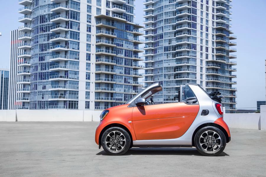  Smart ForTwo Passion Cabrio 2016 года  (NA) (фото 13 из 21)